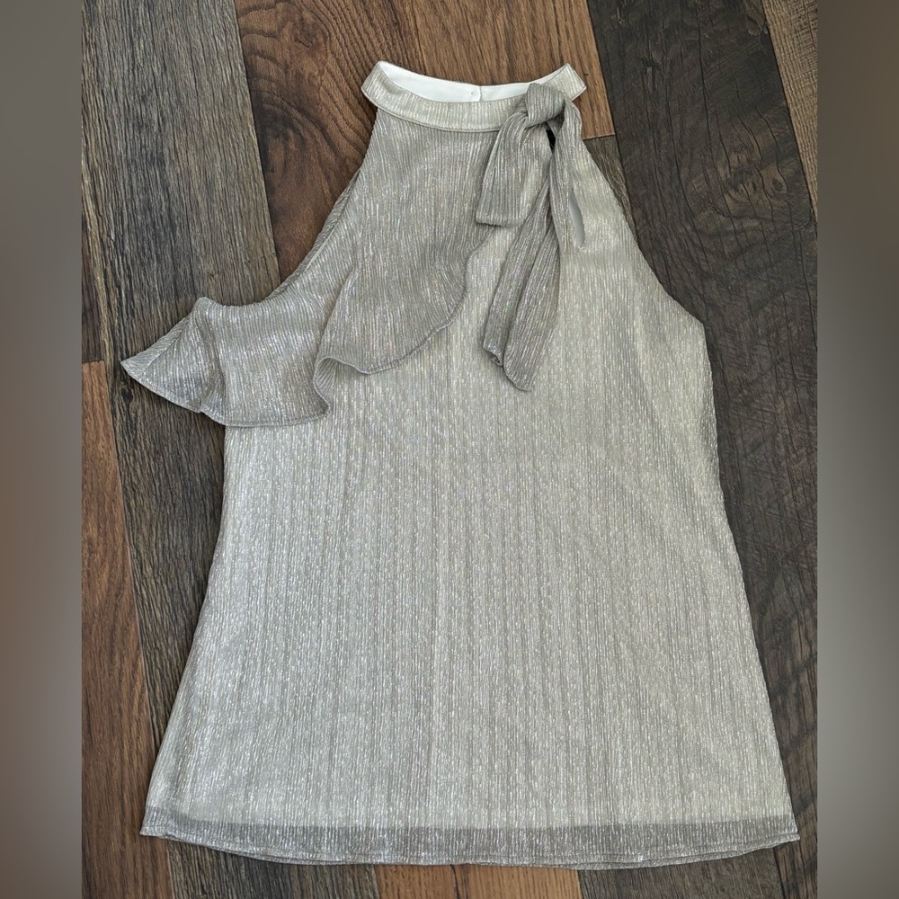 White House Black Market
Sleeveless Blouse Top Shiny Glitter Beige Bow Collar M